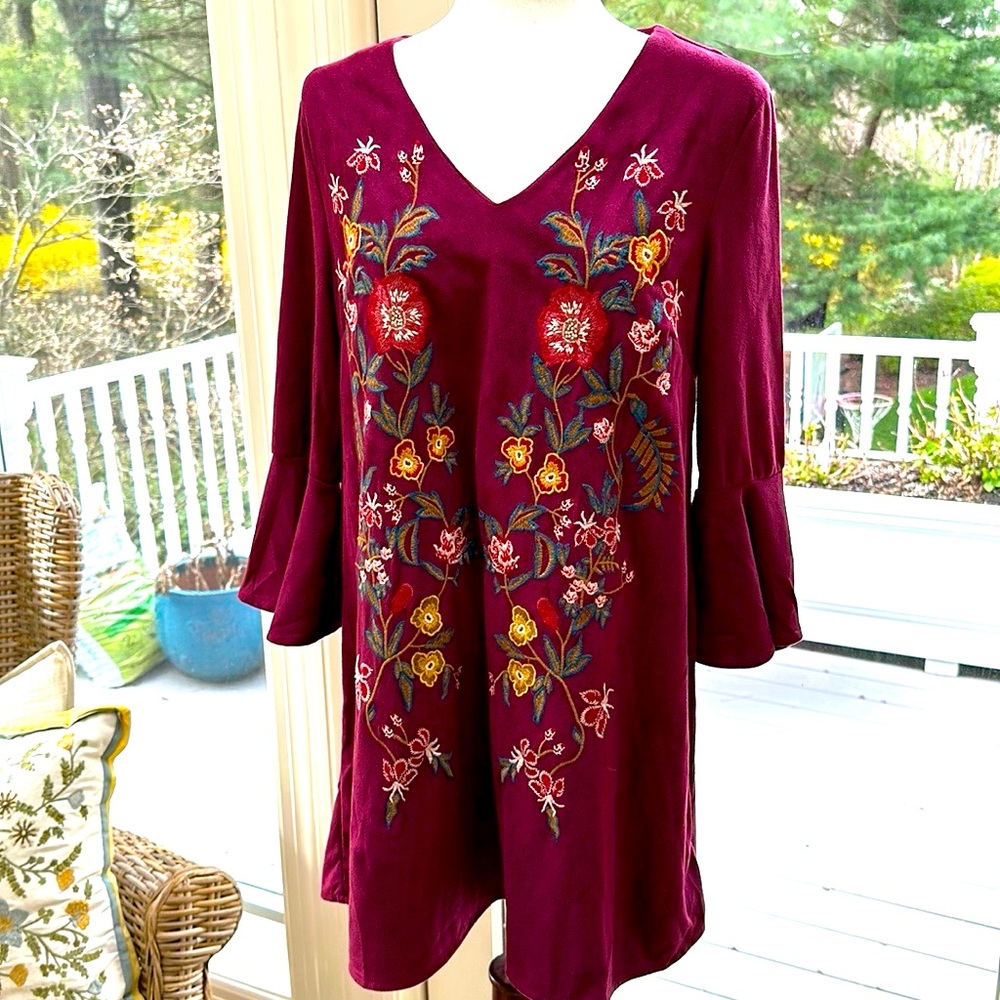 Altar’d State XS NWOT Bell Sleeve Swing Dress Embroidered Floral V-Neck Burgundy